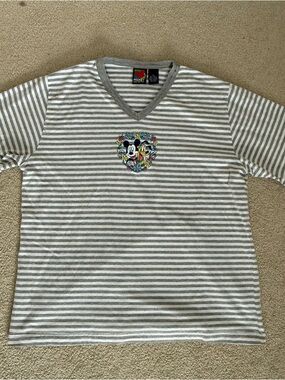 90s vintage embroidered Disney Mickey shirt